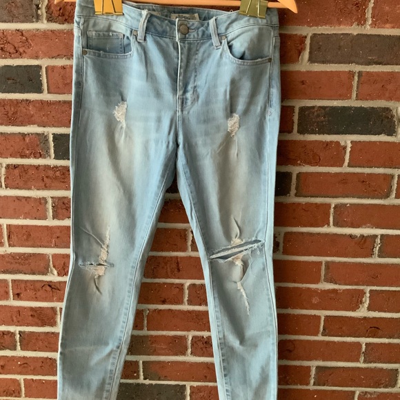 Skinny destroyed denim in light blue - Picture 2 of 5